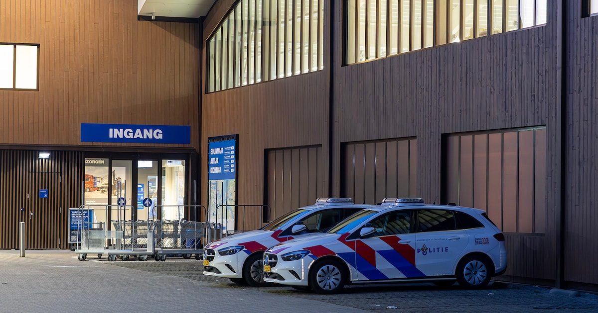 Overval bij Bouwmaat in Amsterdam-West, politie zoekt getuigen