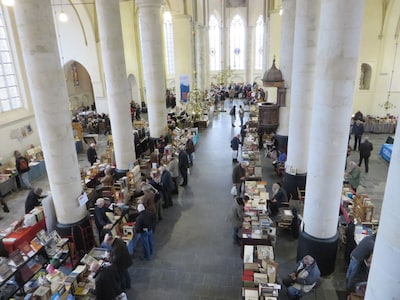 23ste Boekenbeurs in Bergkerk in Deventer