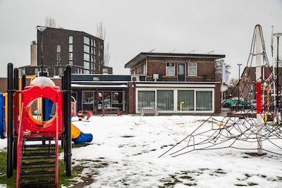 Deventer sluit per direct gebouwen, vrees dat daken bezwijken onder sneeuw: ‘Dooi kan massa zwaarder