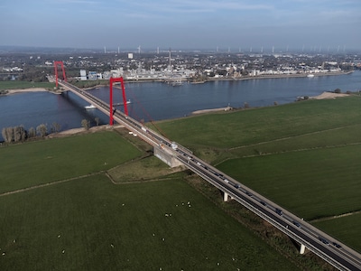 Een van de belangrijkste bruggen over de Rijn gaat dit weekend dicht voor bijna al het verkeer
