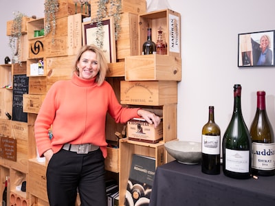 Klazien gooide het roer helemaal om en leert je nu alles over wijn: ‘In de kelder ligt de wijn waar 