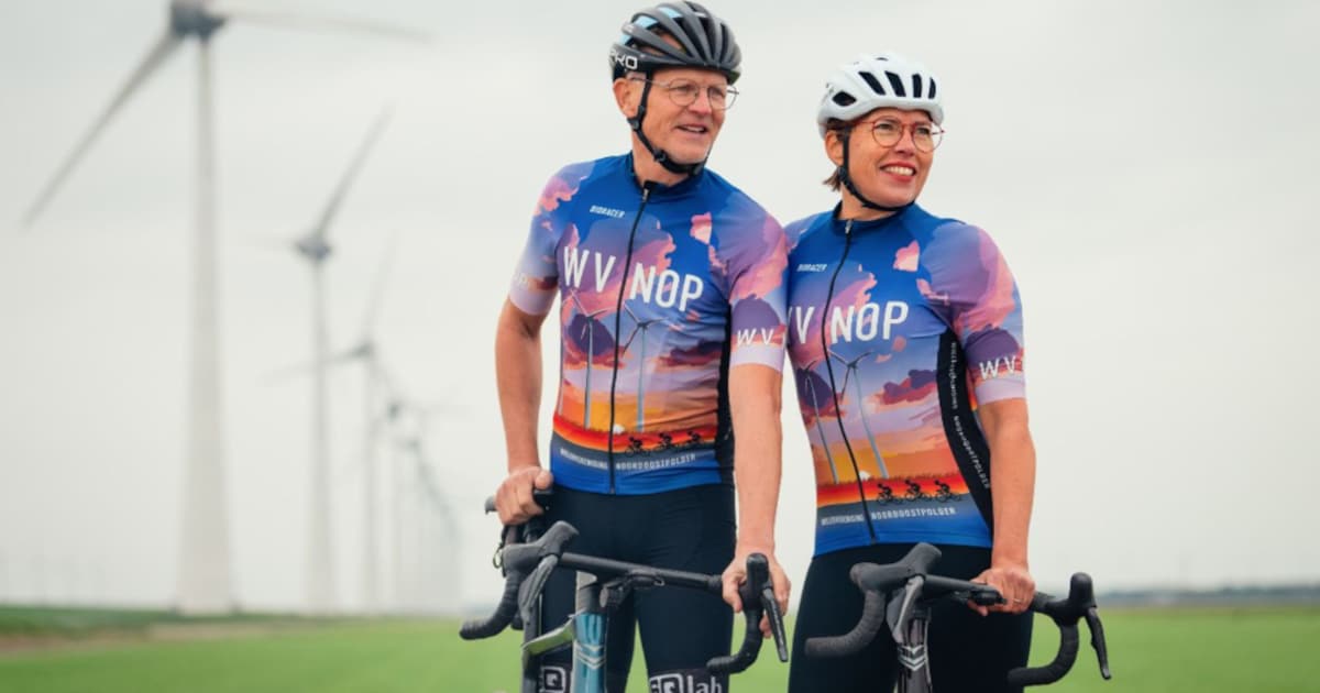 Deze vereniging heeft het mooiste wielershirt van Nederland (oordeel vooral zelf)