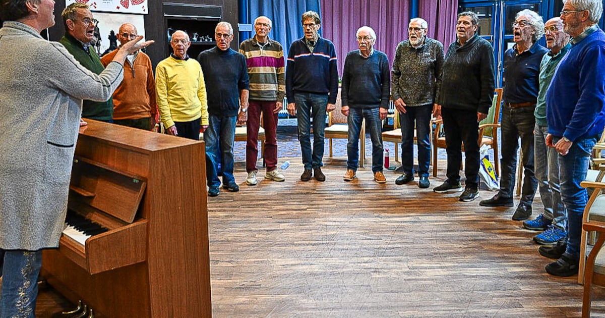Na 129 jaar valt het stil, het Koninklijk Zutphens Mannenkoor stopt ermee: ‘De jongste is 60’