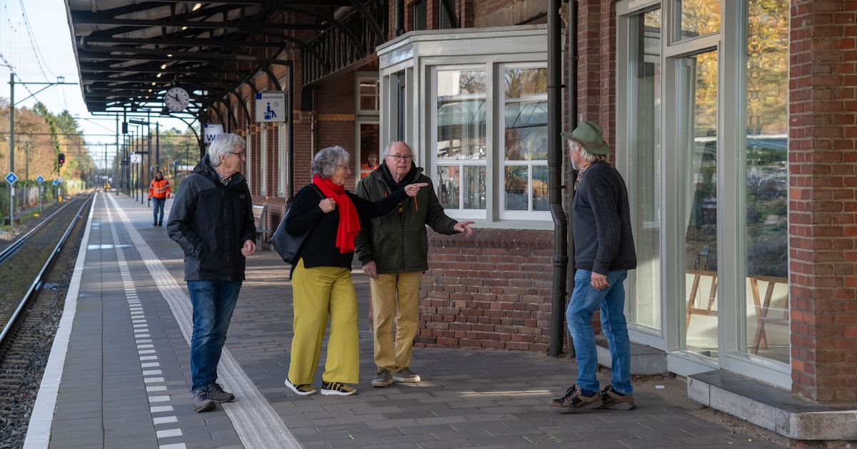 Wachten op de trein wordt hier een uitstapje; kunstenaars tonen werk midden op perron