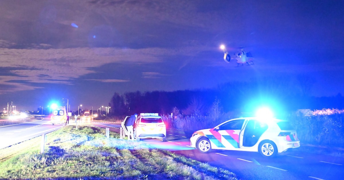 Voetganger zwaargewond door aanrijding bij Dronten.
