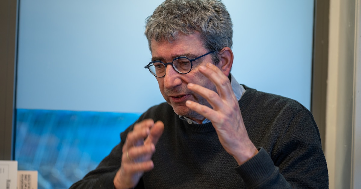 Viertal afzwaaiende raadsleden in Heerde verrast met een lintje