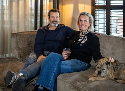 Na een ingewikkeld begin van hun relatie zijn Gerrit (60) en Monique (54) nu eindelijk écht getrouwd