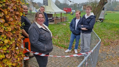 Ouderwets in de rij voor een kaartje, Zwarte Cross gaat analoog: ‘Alles is tegenwoordig digitaal’