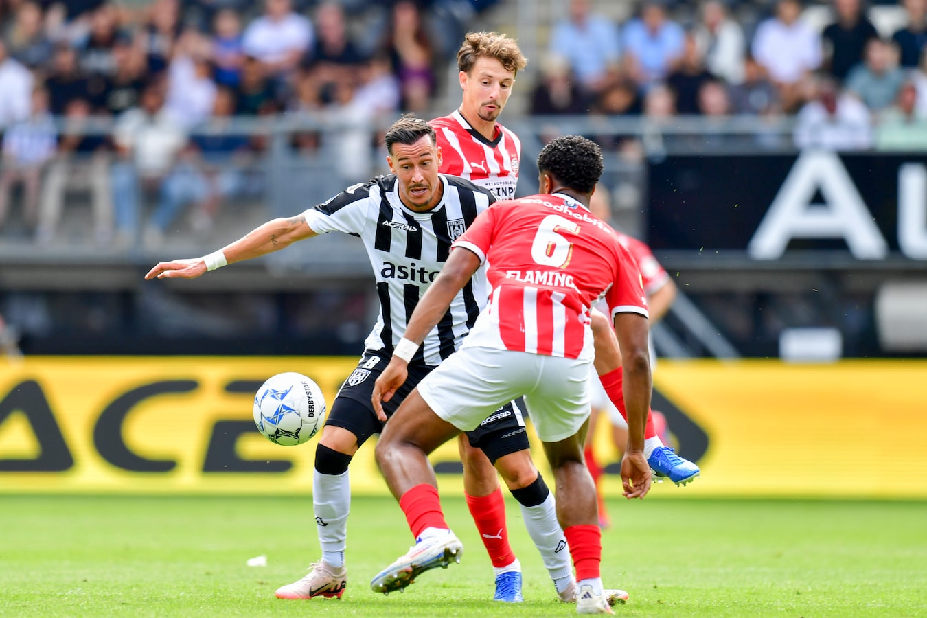 Energie, sfeer en handenvol kansen op onvervalst gras: zo deed Heracles ...