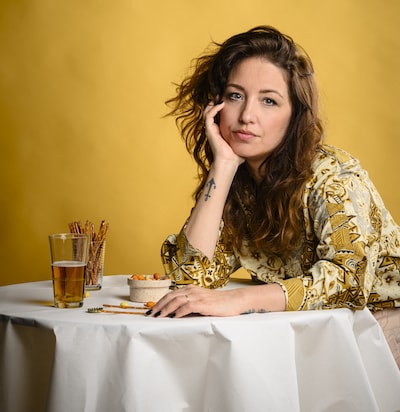 Malou Holshuijsen met theatervoorstelling ‘Ik vier het klein’ in Gelderland