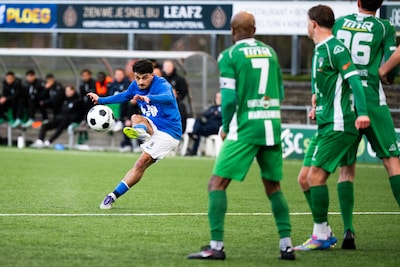 Fatihi zoekt als speler van buitenaf wel de verbinding: ‘Ik merk dat supporters dat leuk vinden’