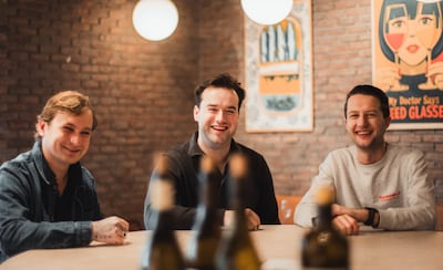 Deze wijnbar is nieuw in Deventer: 'Voor een glaasje, een praatje en een lekker plankje'