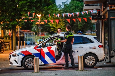 Fatbikes, vuurwerk en jeugdoverlast: politie rukt uit naar winkelcentrum Vathorst en houdt tiener aa