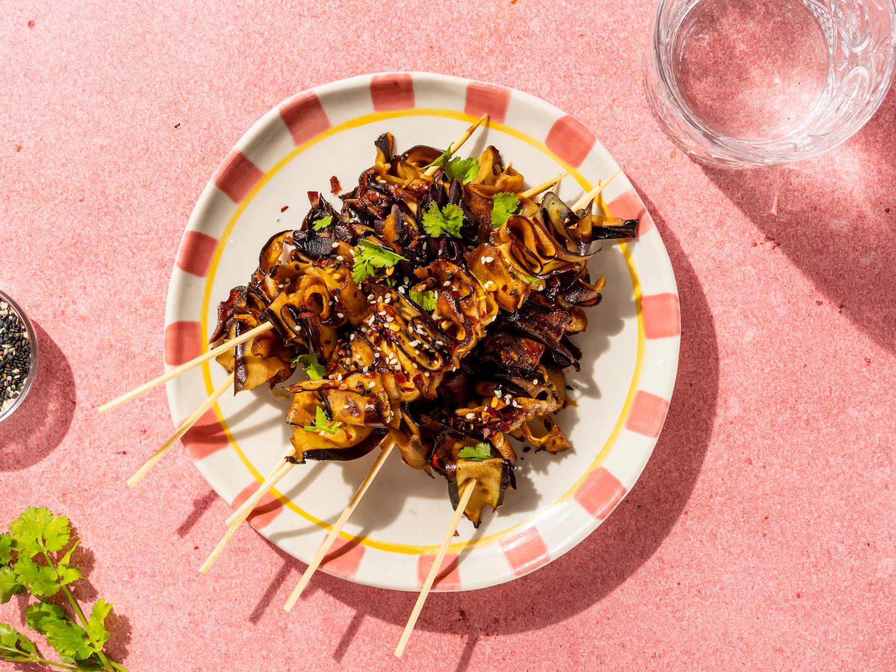 Wat Eten We Vandaag: Aubergine saté van de BBQ