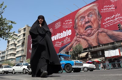 لوحات إعلانية ضخمة في طهران تسخر من دونالد ترامب