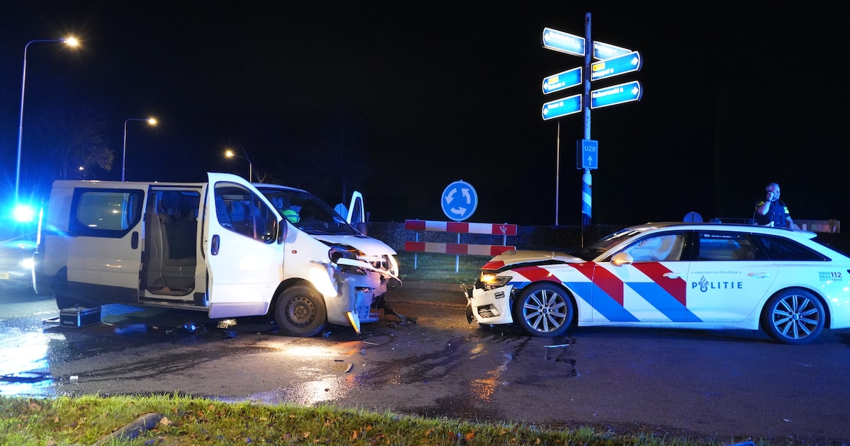 Achtervolging, mislukte blokkade en botsing op rotonde: man gepakt na dollemansrit.