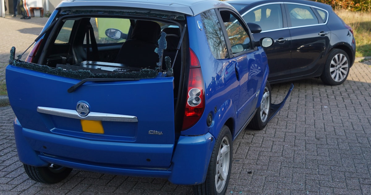 Brommobielbestuurder naar politiebureau na botsing in Zwolle, reed mogelijk onder invloed