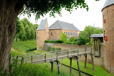 Plantagewandeling rondom Kasteel Huis Bergh