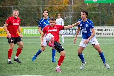 Laurens de Korte blinkt uit bij Veensche Boys, maar rode kaart gooit bijna roet in het eten tegen Ro
