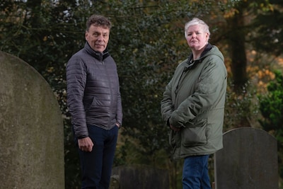 IT-manager Hans belandde als acteur in kist op begraafplaats in Zutphen: ‘De ontdekking van mijn lev