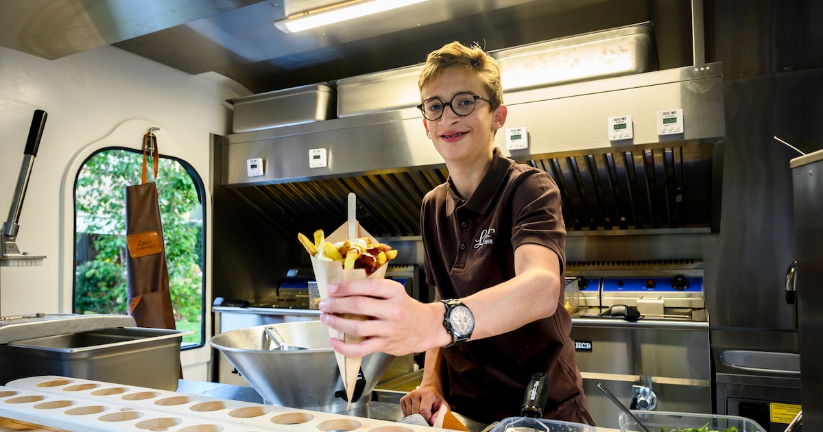 Havo-scholier Lauran is pas 16, maar heeft al een eigen frietkraam ...