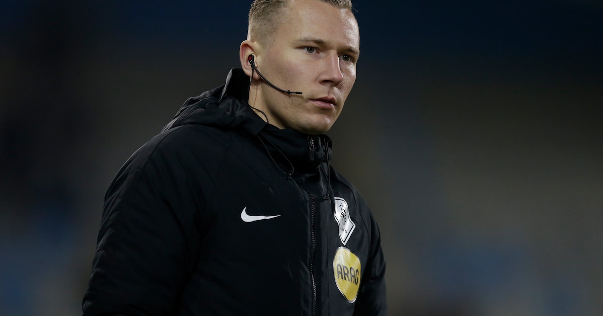 Van dichte poort in Beltrum naar het betaalde voetbal: Arbiter Martijn Vos maakt entree in profwerel