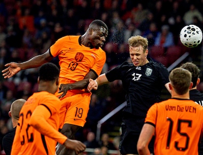 Nederlands elftal speelt alle groepsduels van het WK in oranje shirts