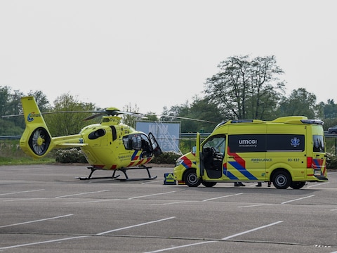 Motorrijder ernstig gewond na botsing met vangrail bij Zwartemeer | Regio |  De Stentor.nl