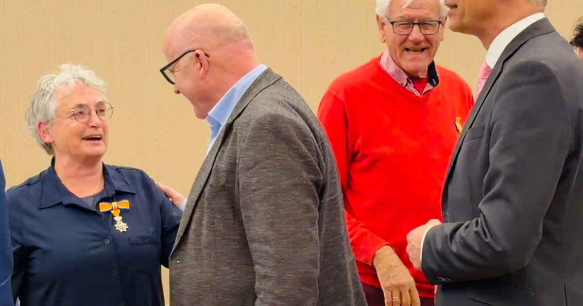 Met 5864 en 3330 dagen in de gemeenteraad van Dalfsen verdienen Rietje en Ton een lintje