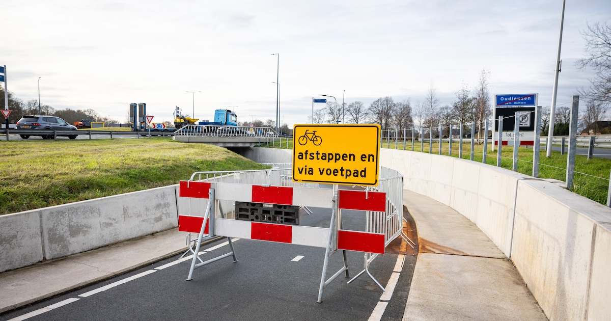 Fietstunnel onder Hessenweg spekglad: provincie neemt maatregelen