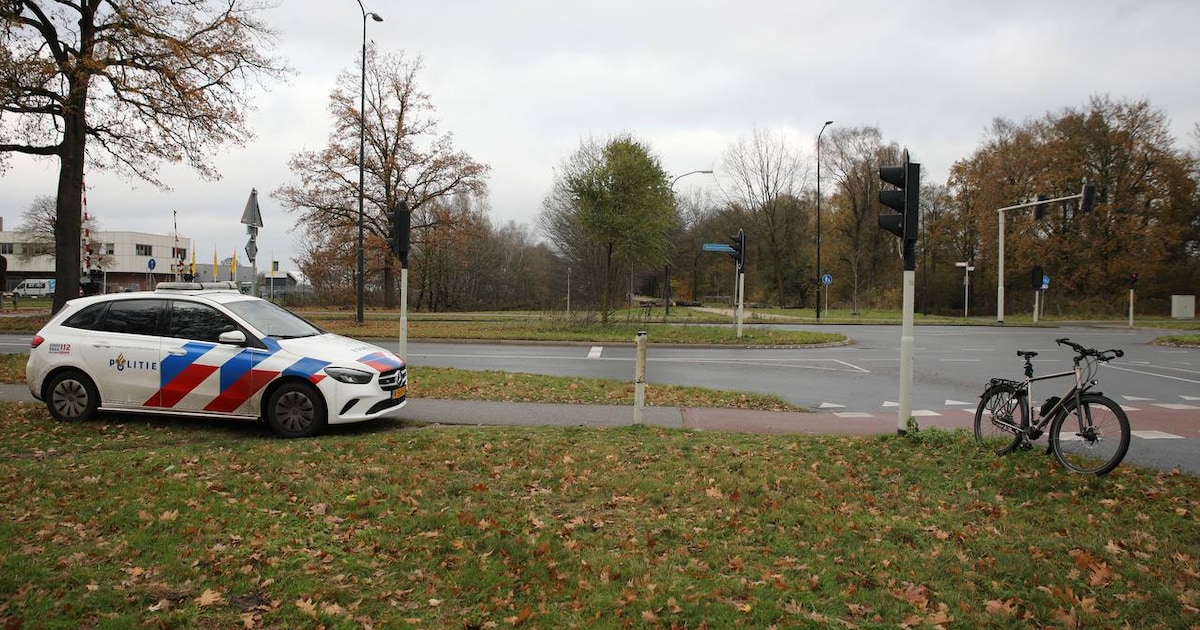 Fietser gewond na botsing op de Laan van Kuipershof in Apeldoorn