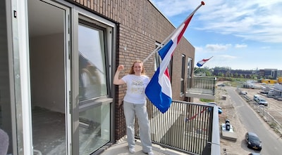 Doornsteeg in Nijkerk krijgt 32 sociale huurappartementen erbij, eerste bewoners ontvangen sleutel