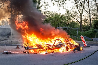 Caravan gaat in vlammen op bij de Nijverheidsweg-Noord in Amersfoort
