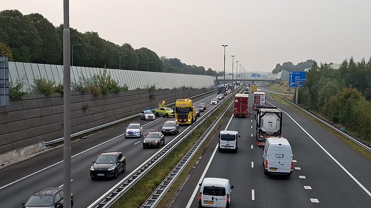 Het verkeer ondervond flinke hinder na het ongeluk.