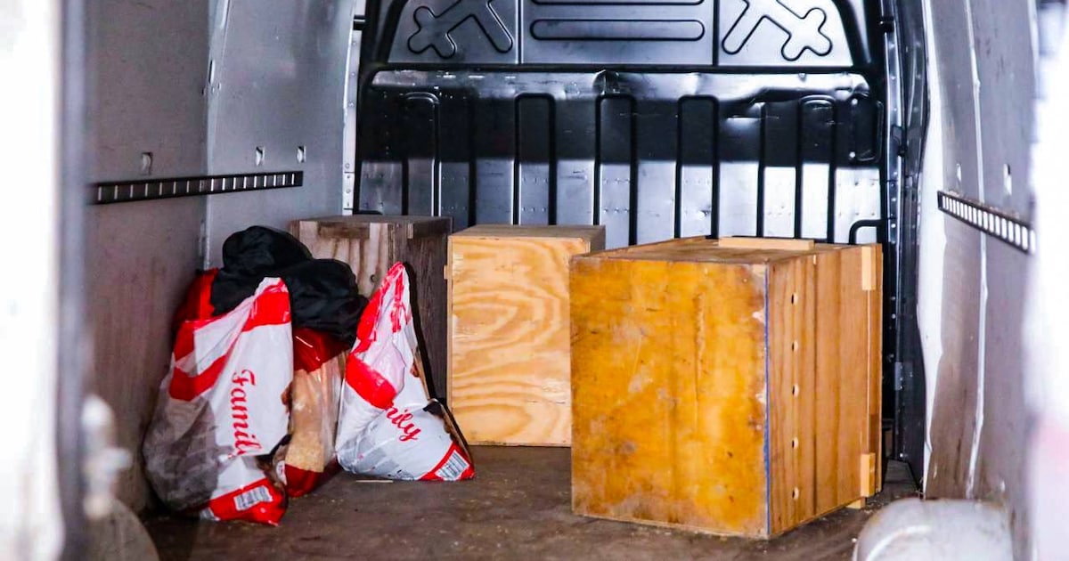 Nachtelijk gestommel in geparkeerd busje bij Apeldoorn leidt politie naar bijzondere vondst