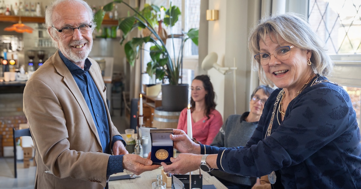 Oldebroek toont met onderscheiding waardering voor jarenlange inzet van Rob Barzilay
