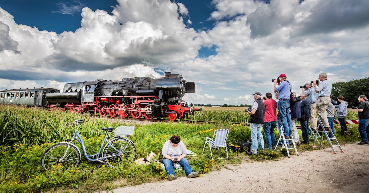 Met de stoomtrein naar Loenen of Lieren, en terug te voet naar Eerbeek