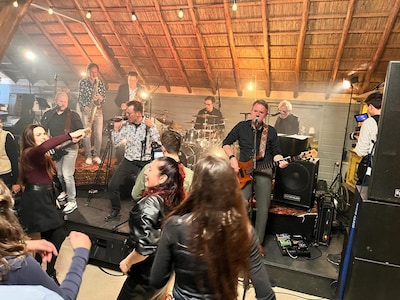 The Radiators spelen muziek van De Dijk in Hummelo