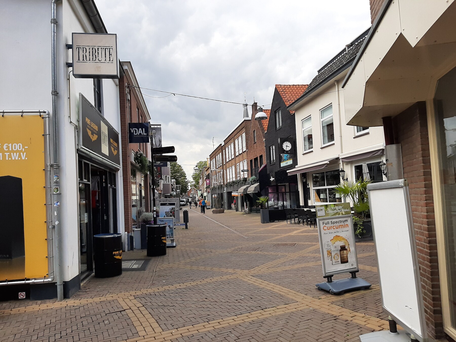 Een  van de twee winkels van Tribute in de Boliestraat in Doetinchem.