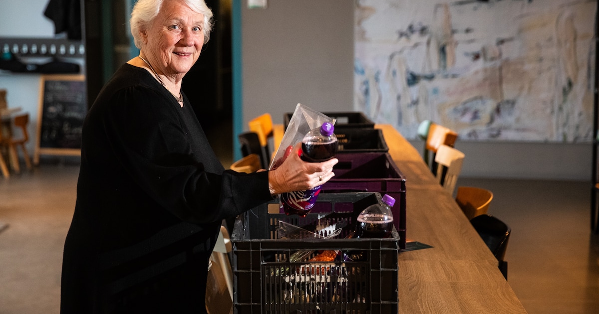 Supervrijwilliger Annie (74) staat altijd klaar voor anderen: ‘Ze zeggen dat ik knettergek ben’