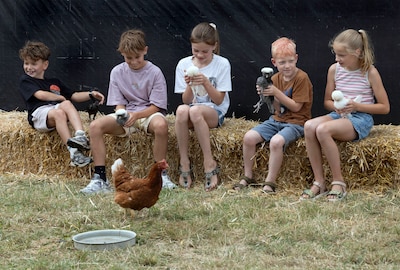 Samen genieten op Hootchie Koe: kinderen, ouders en opa’s en oma’s maken het festival in Varsseveld 