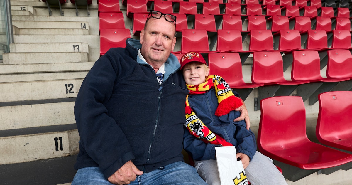 Al 61 jaar komt Bertus hier, nu neemt hij kleinzoon Keano (8) voor het eerst mee