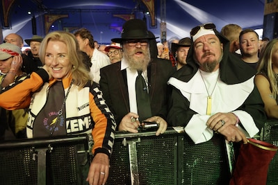 LIVE Zwarte Cross 2026 | Zee aan auto’s • Lale Gül en Boh Foi Toch trappen af • Dj Crüpo speelt in e