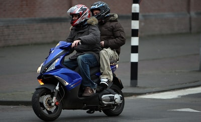 Heb jij nog een benzinescooter? Amersfoort geeft je straks geld voor een elektrische, maar niet zóma