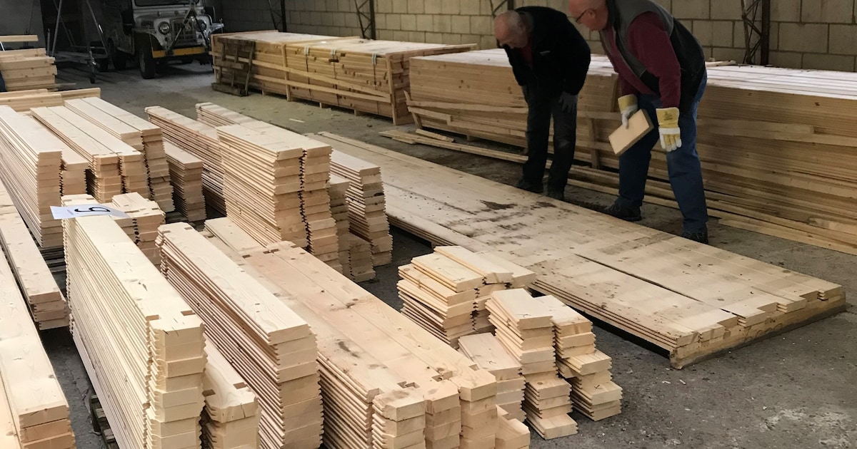 Tennisclub Heino moet zich met duizenden stukken hout uit de penarie puzzelen
