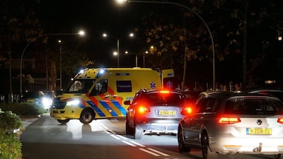 Persoon valt van derde verdieping van flat in Almelo, politie gaat uit van ongeval