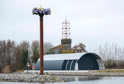 Waarom deze enorme loods plots opduikt in Harderwijk: ‘Dit is een tijdelijke oplossing’