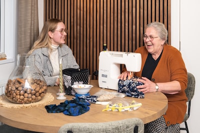 Oma Ria (71) ziet wanneer Maria (19) verliefd is: ‘Ik merkte meteen dat het niks werd’