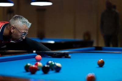 Van psalmen naar poolballen: beste biljarters van Nederland spelen NK in voormalige kerk