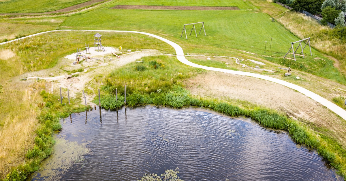 Nieuw strand en haventje liggen er verlaten bij in Gramsbergen: ‘Ik laat m’n hond er niet eens in’